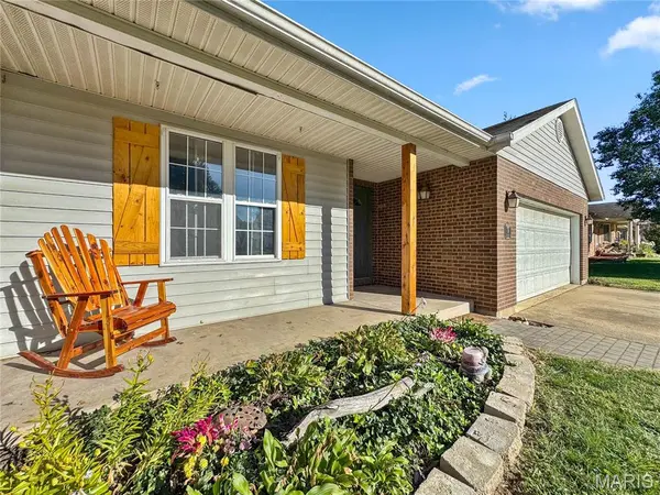118 Osterhage DR, Waterloo, IL 62298
