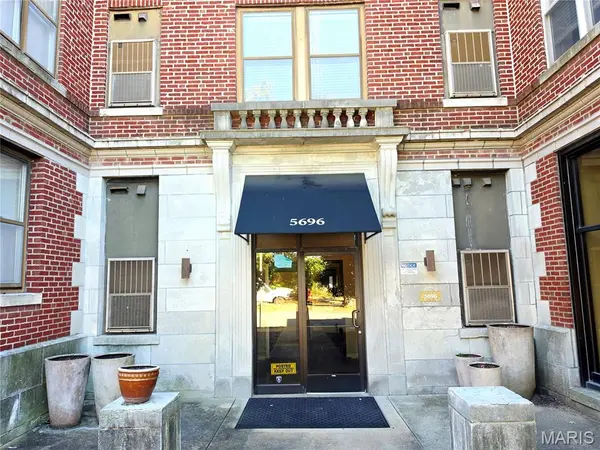 5696 Kingsbury AVE #303, St Louis, MO 63112