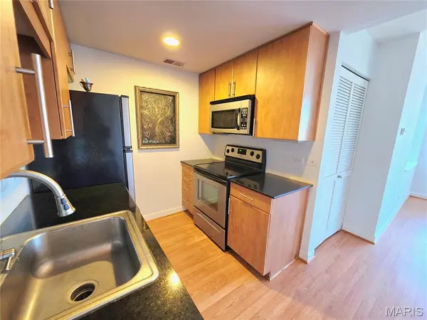 5696 Kingsbury AVE #303, St Louis, MO 63112