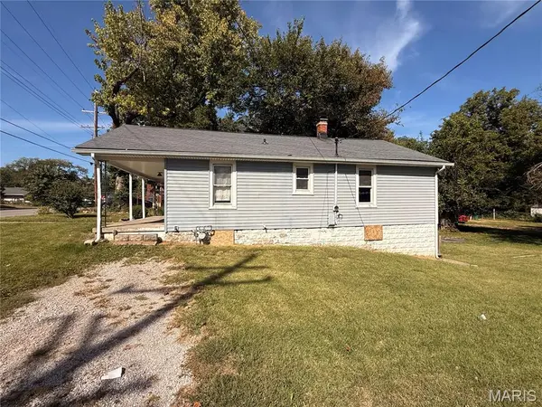 2201 Johnson ST, Alton, IL 62002