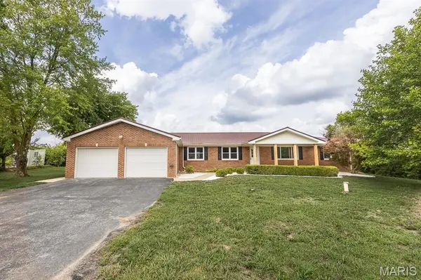9355 State Route 3, Red Bud, IL 62278
