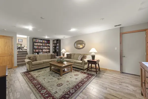 8808 Wheeler DR, Orland Park, IL 60462