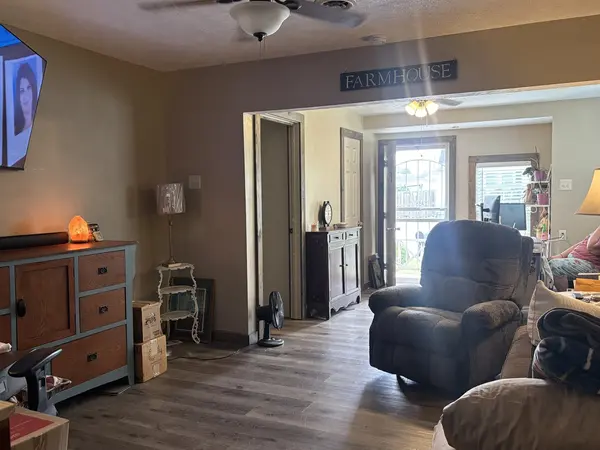 207 W Sylvia AVE, Christopher, IL 62822