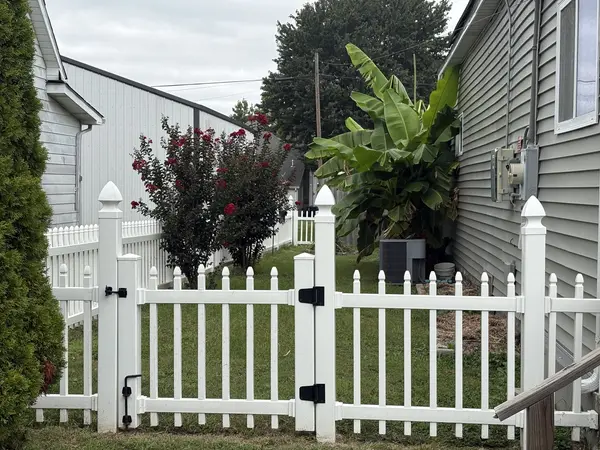 207 W Sylvia AVE, Christopher, IL 62822