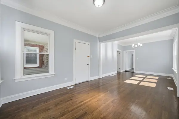 10743 S Wabash AVE, Chicago, IL 60628