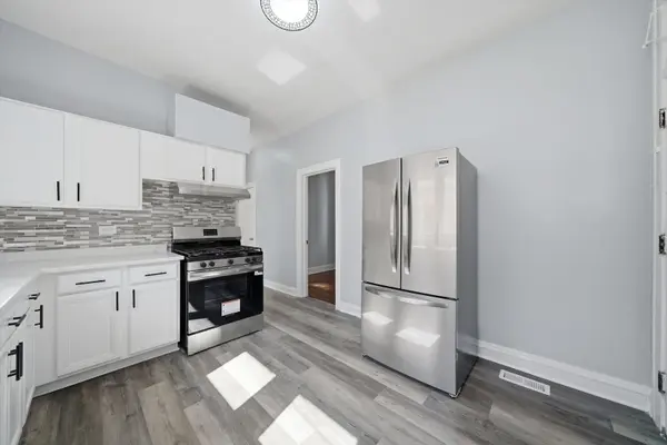 10743 S Wabash AVE, Chicago, IL 60628