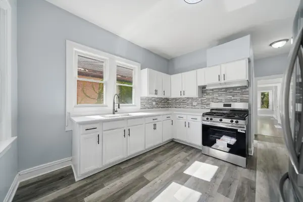 10743 S Wabash AVE, Chicago, IL 60628
