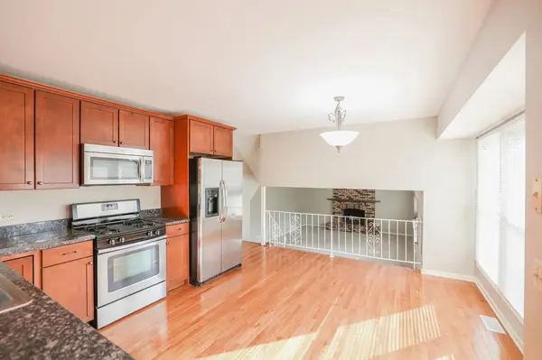 1329 STONEGATE RD, Naperville, IL 60540