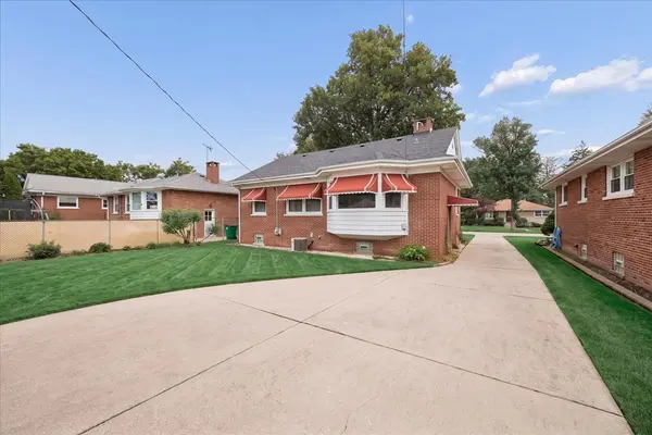 1864 Sunnyside AVE, Westchester, IL 60154
