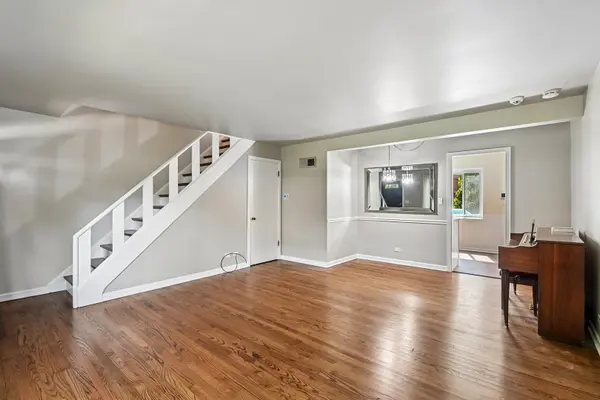 738 Dodge AVE, Evanston, IL 60202