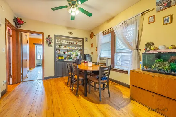 2135 N Latrobe AVE, Chicago, IL 60639