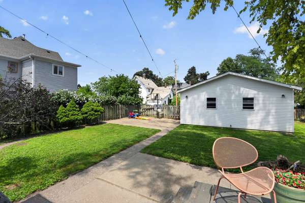 1535 13th AVE, Moline, IL 61265