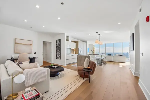 363 E Wacker DR #4203, Chicago, IL 60601