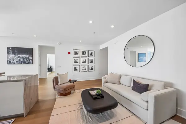 363 E Wacker DR #4203, Chicago, IL 60601