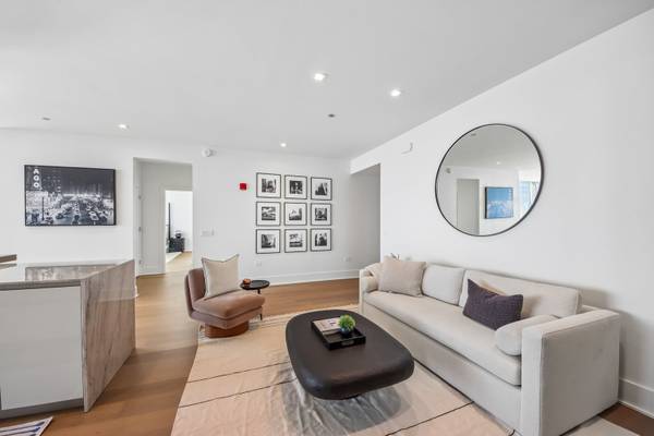 363 E Wacker DR #4203, Chicago, IL 60601