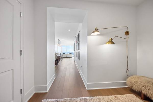 363 E Wacker DR #4203, Chicago, IL 60601