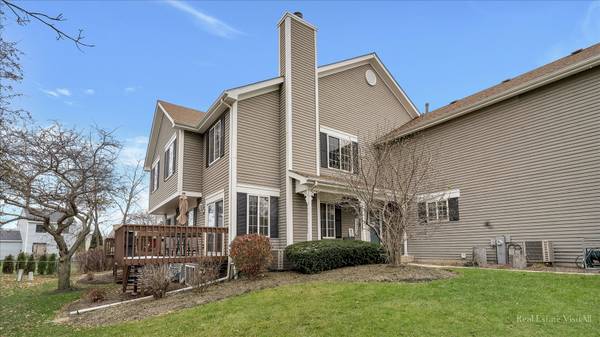 1312 Sandhurst LN #1312, South Elgin, IL 60177