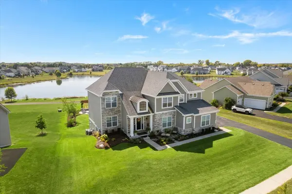 39W509 Norton Lake DR, St. Charles, IL 60175