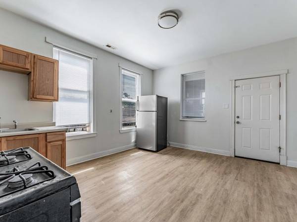 5160 S Damen AVE, Chicago, IL 60609