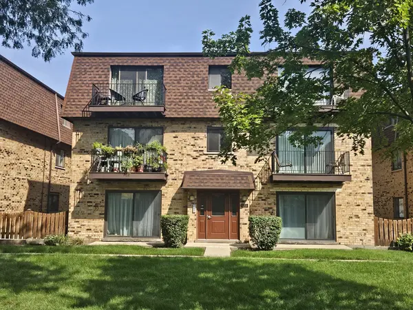 9709 Bianco TER #E, Des Plaines, IL 60016