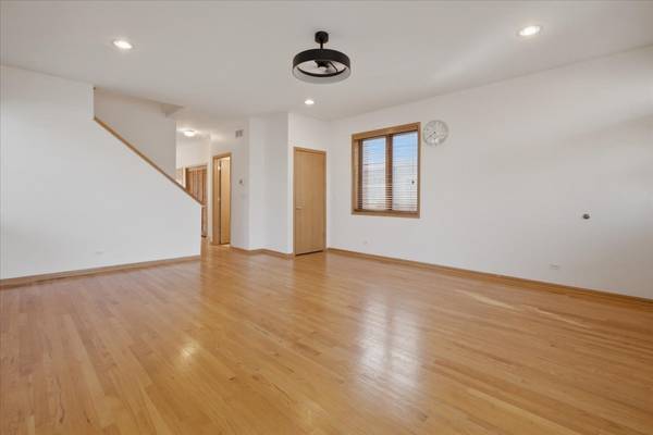 2911 S FARRELL ST, Chicago, IL 60608