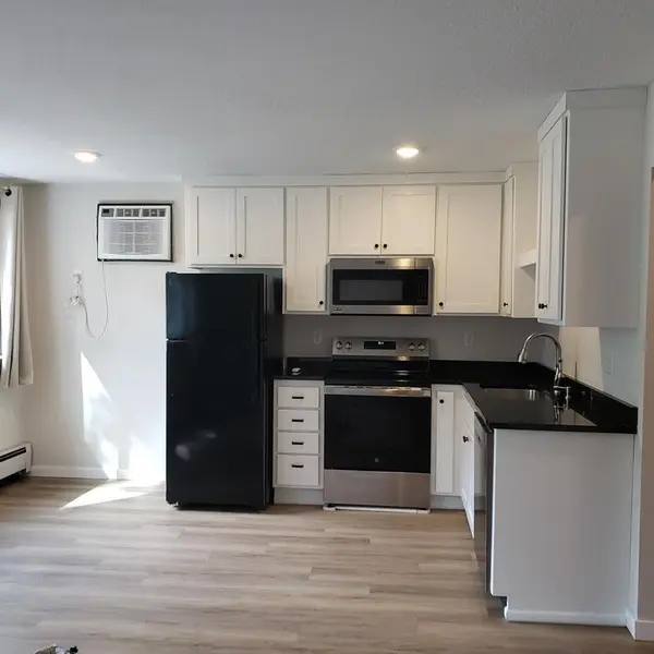 2740 Xylon AVE N #1, New Hope, MN 55427