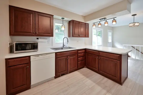 2601 Brookview DR, Burnsville, MN 55337