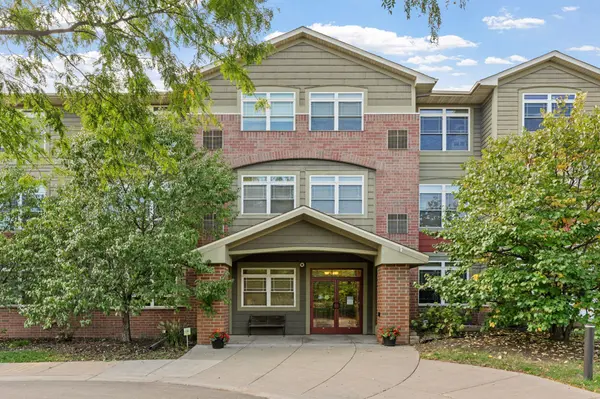 2530 E 34th ST #212, Minneapolis, MN 55406