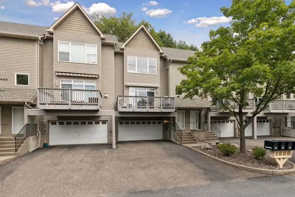 9820 Cove DR, Minnetonka, MN 55305