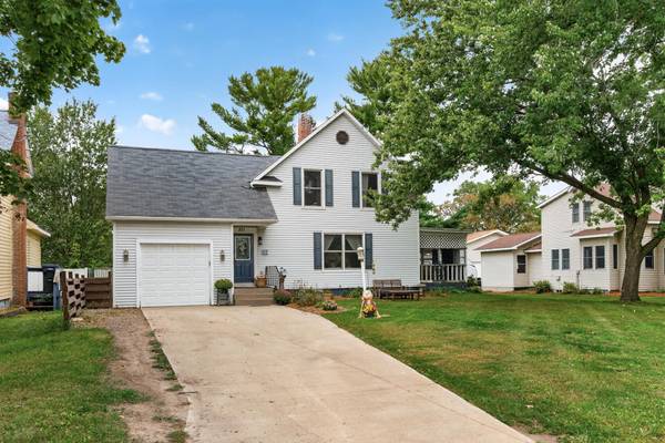 371 S Washington AVE, New Richmond, WI 54017