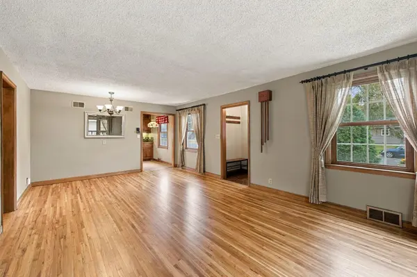 326 5th AVE NE, Cambridge, MN 55008