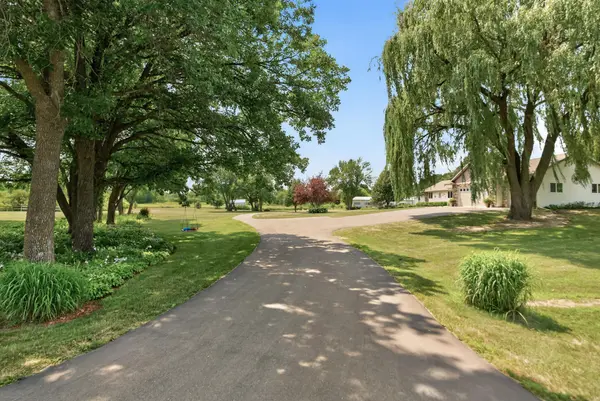9848 218th AVE NW, Elk River, MN 55330