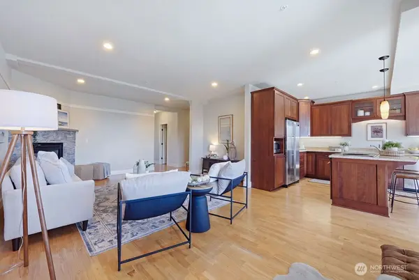 1215 Lawrence ST #202, Port Townsend, WA 98368