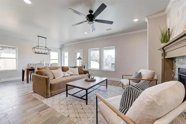 4933 Desert Willow LN, Edmond, OK 73034