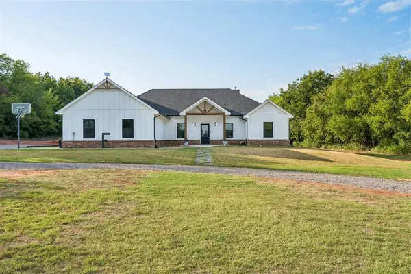 12524 E County Road 1540, Lindsay, OK 73052