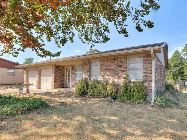 3323 Cox CIR, Choctaw, OK 73020