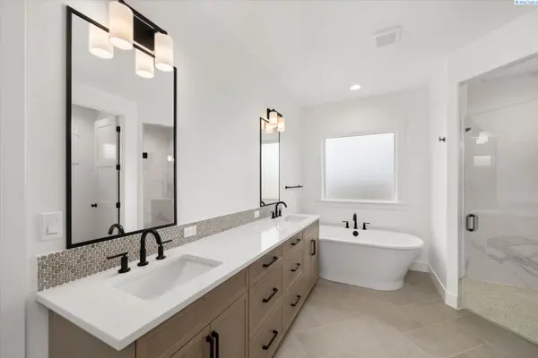 2385 Waterhill Ave., Richland, WA 99352