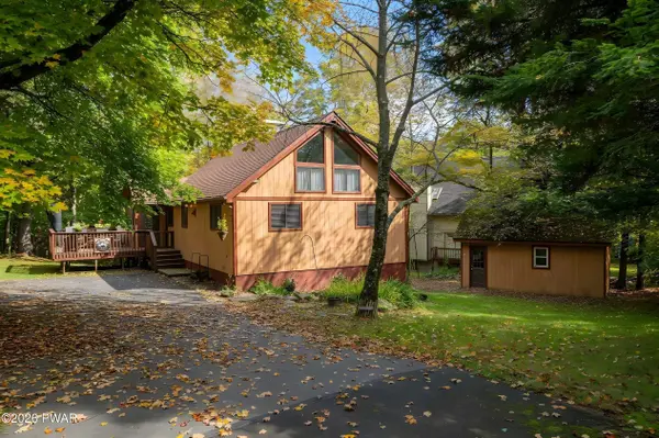16 Highpoint DR, Lake Ariel, PA 18436
