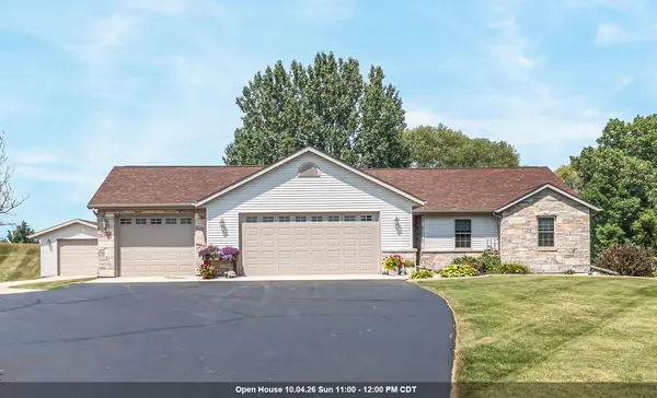 206 DONOVAN CIR, Rosendale, WI 54974