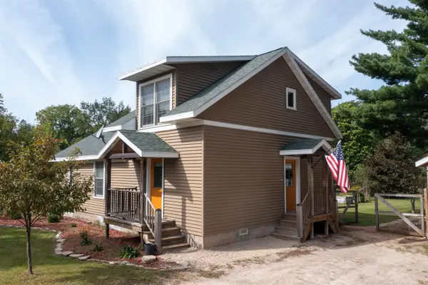 725 SHEARER ST, Waupaca, WI 54981