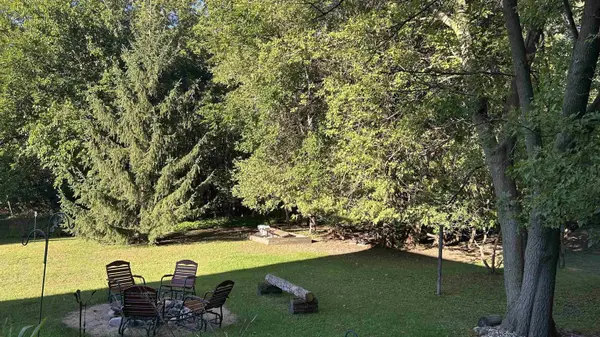 83 BUCHOLTZ PARK RD, Clintonville, WI 54929-1720