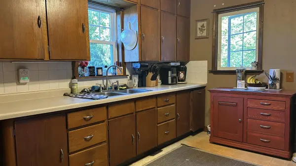 83 BUCHOLTZ PARK RD, Clintonville, WI 54929-1720