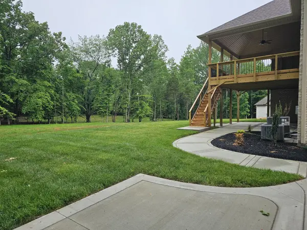 1280 Reda Dr, Clarksville, TN 37042