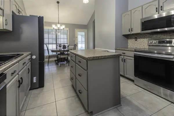 4690 SHADOW TREE CV, Bartlett, TN 38002