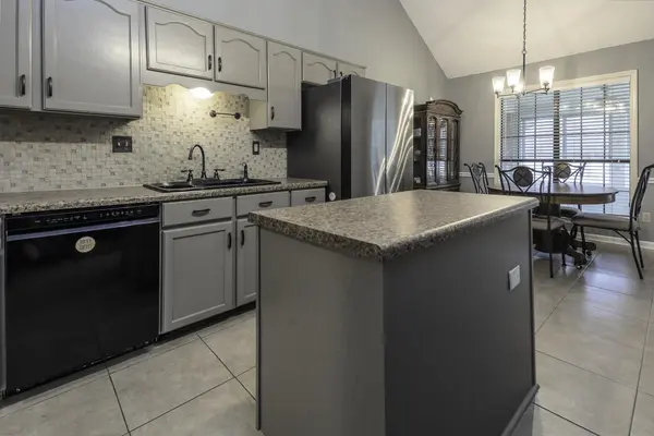 4690 SHADOW TREE CV, Bartlett, TN 38002