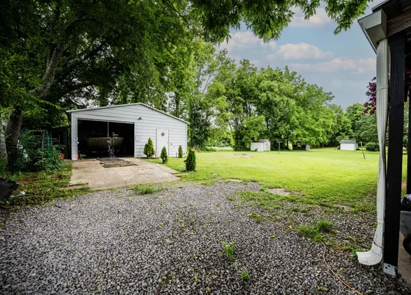 212 Decatur St, Shelbyville, TN 37160