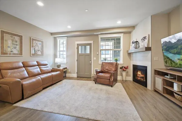 24481 E Pinnacle Ct #Unit D, Liberty Lake, WA 99019