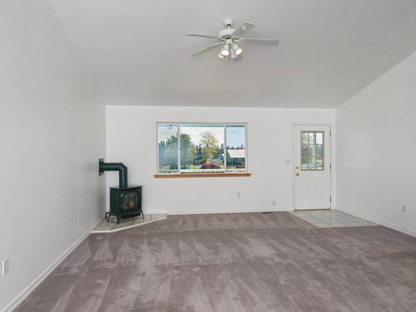 303 E Westmoreland Ave, Deer Park, WA 99006-9394