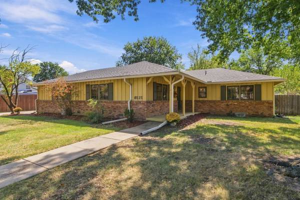 8121 E Mockingbird Ln, Wichita, KS 67207