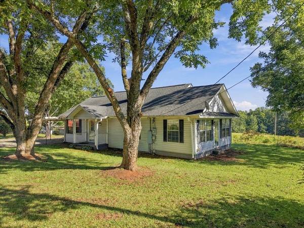 4594 Jug Factory RD, Greer, SC 29651